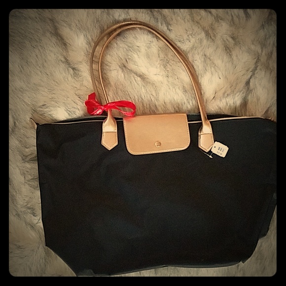 Bath & Body Works Handbags - 🖤Black and Rose Gold B&BW Tote🖤